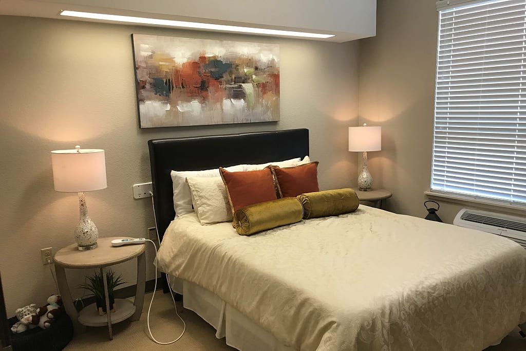 Las Brisas Rehabilitation and Wellness Suites