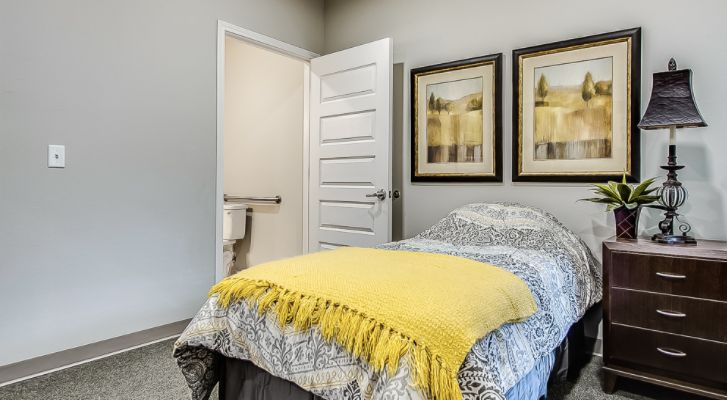 Colonial Oaks Senior Living at Campbell Park
