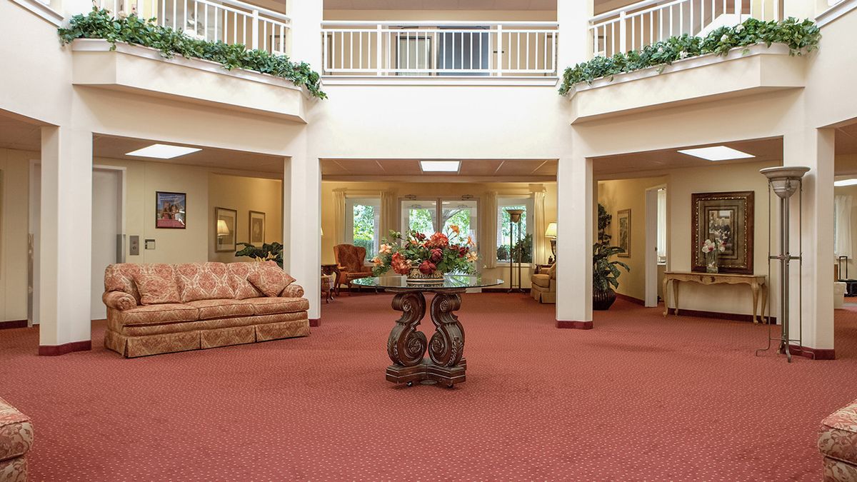 Holiday University Pines