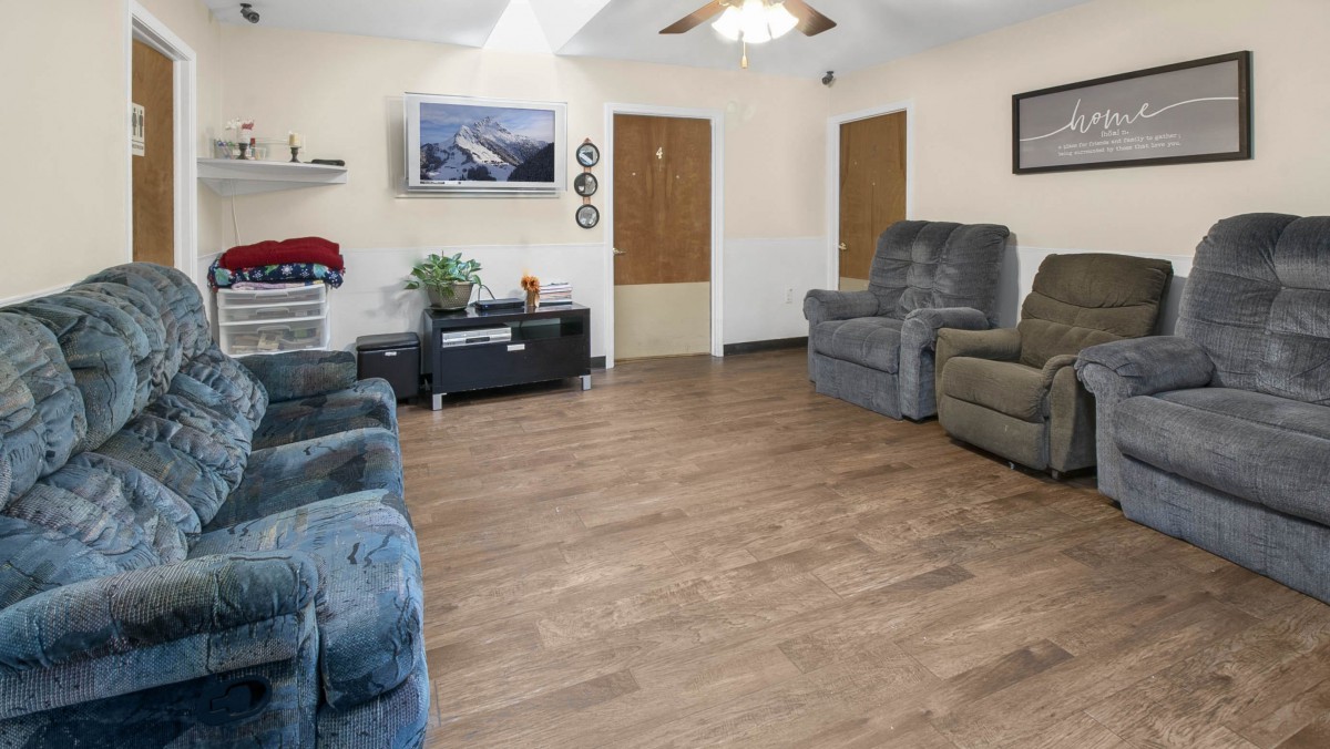 Caremore of Waterford Assisted Living - Drake Wood Manor