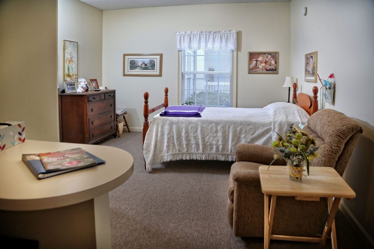 The Suites at Poplar Creek