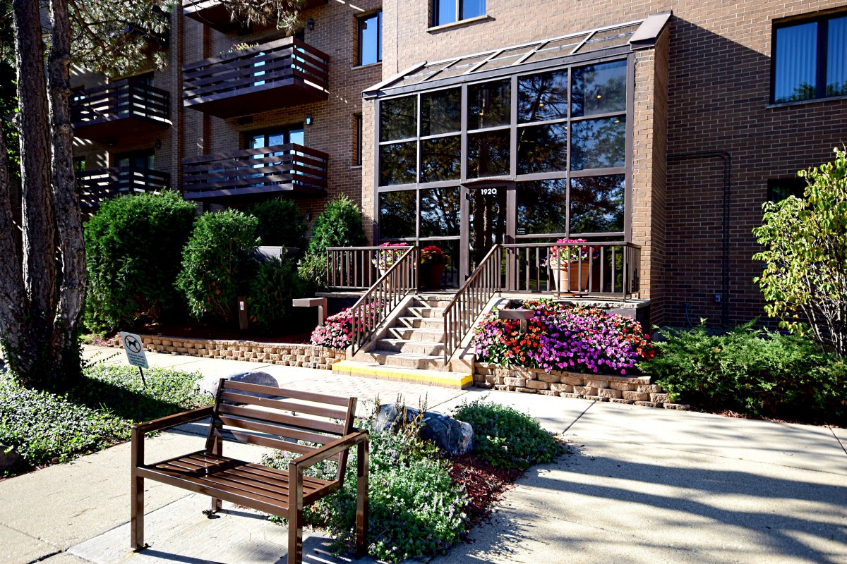Valley Lo Towers II Apartments