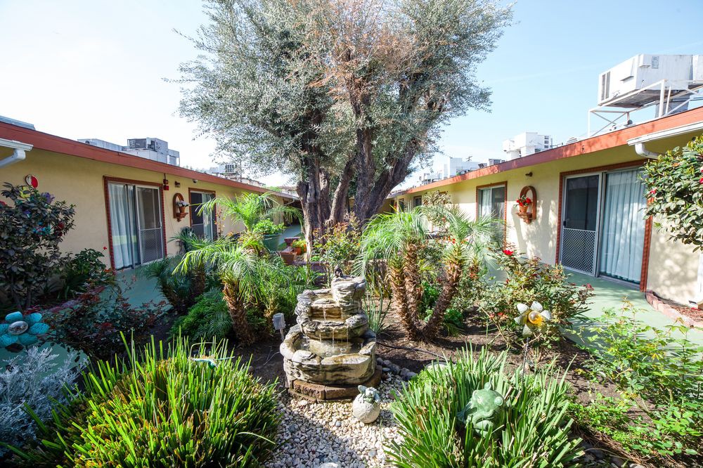 Pico Rivera Healthcare Center