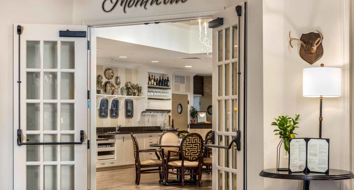 An inviting dining area with elegant decor and comfortable seating.
