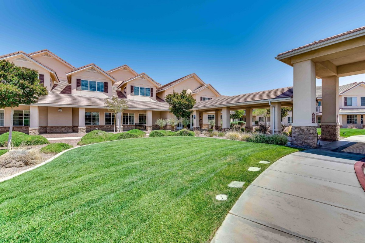 Solstice Senior Living At Apple Valley