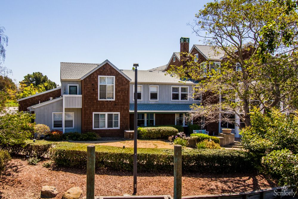 Waters Edge Lodge