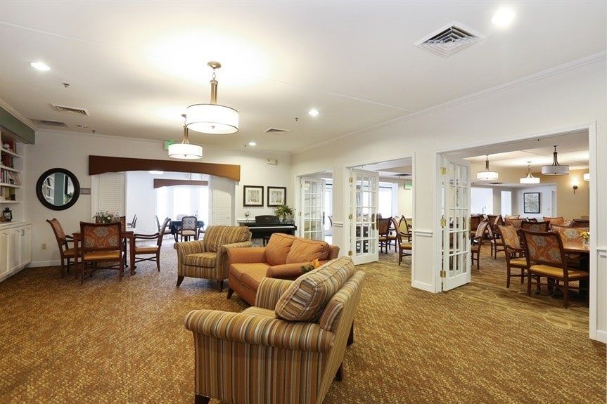 Oak Woods Manor