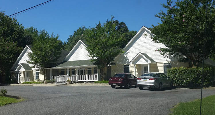 The Peartree House Assisted Living at Shadow Oak - Pasadena,  MD
