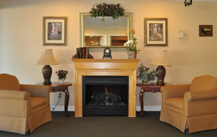 Holiday Manor Care Center