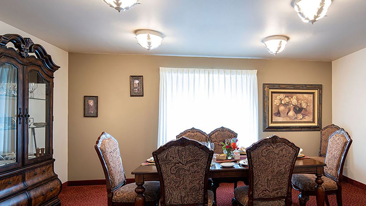 Holiday Maple Suites