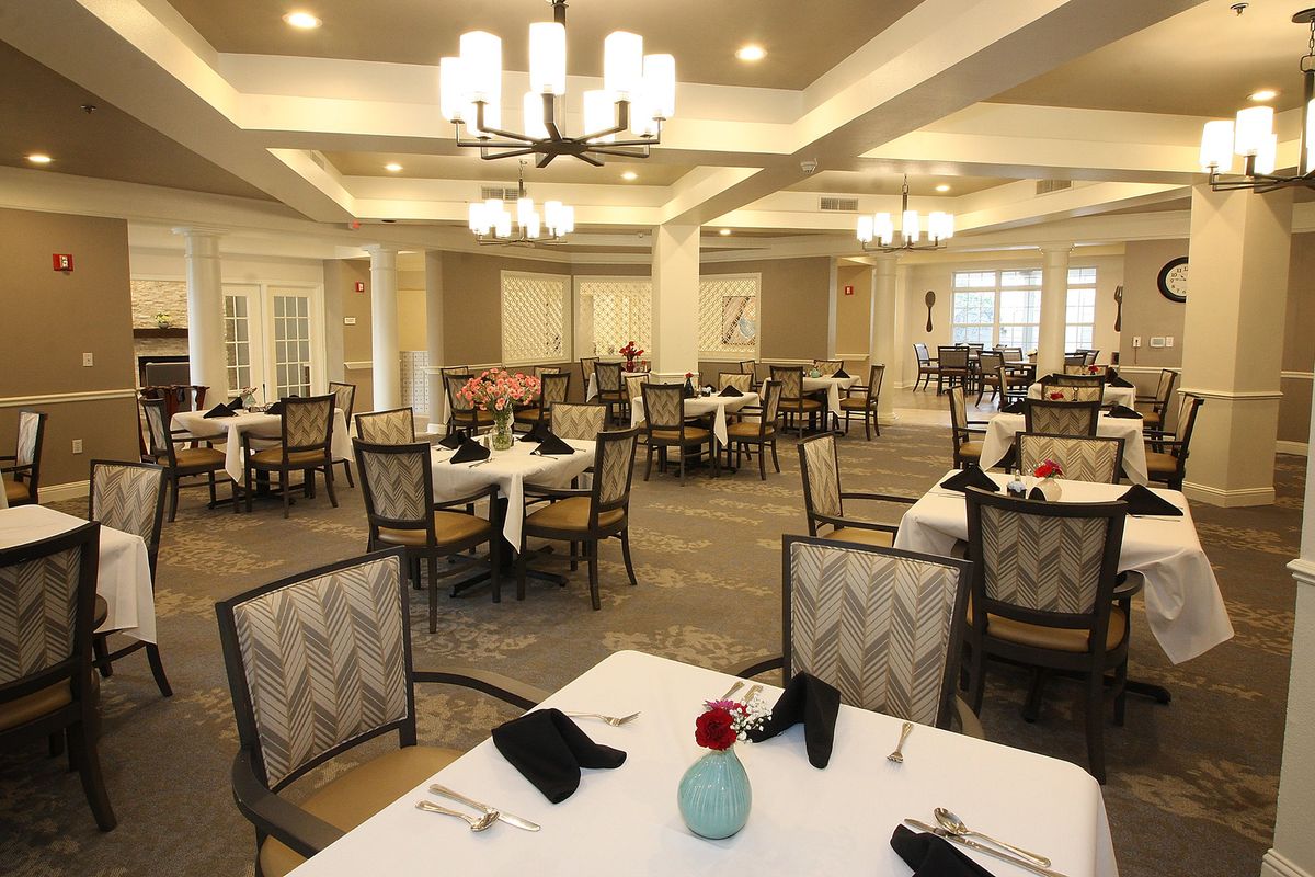 Reunion Court Of The Woodlands