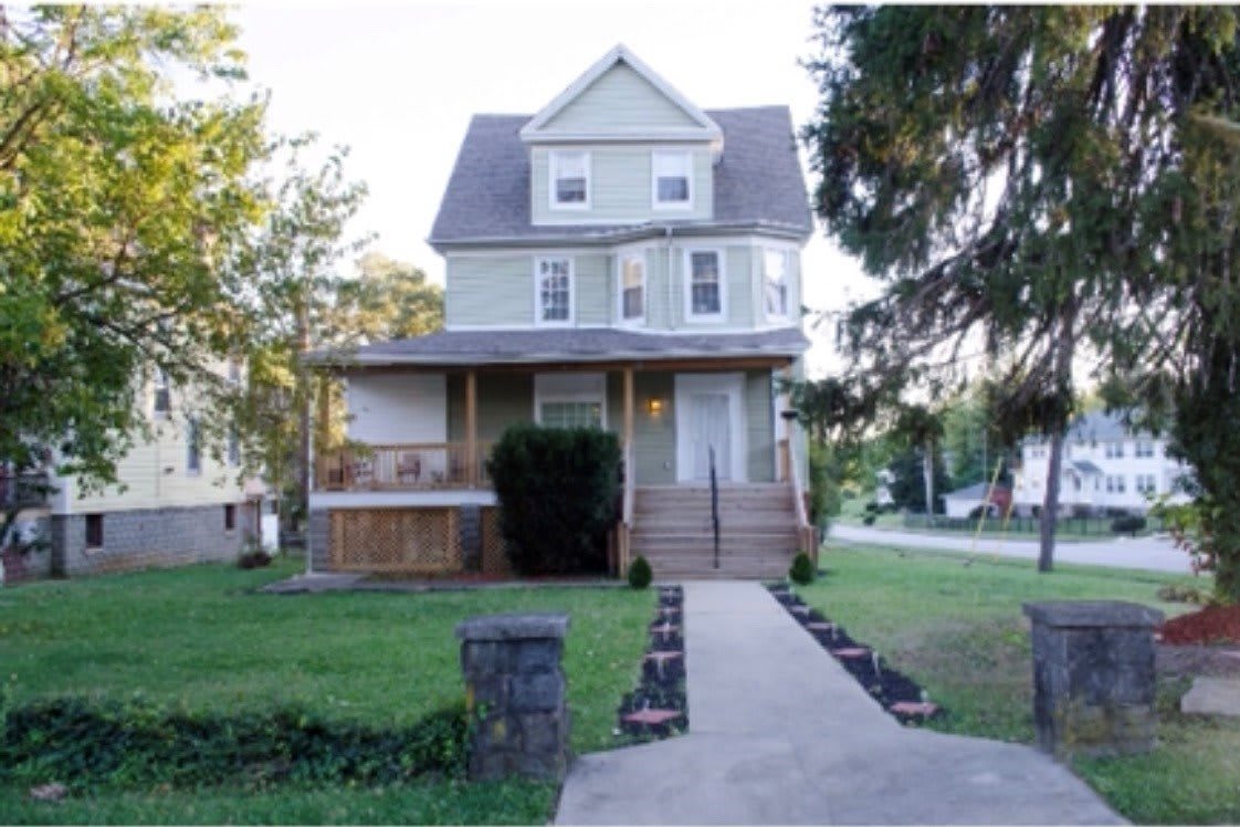 Maine Manor