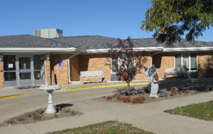 Elm Crest Manor