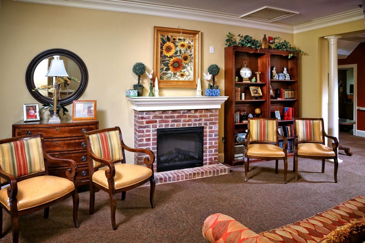 The Suites at Poplar Creek