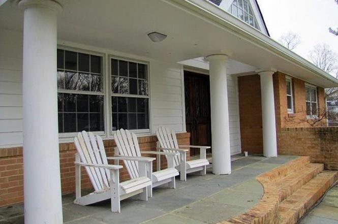 Avalon House On Laburnum Street