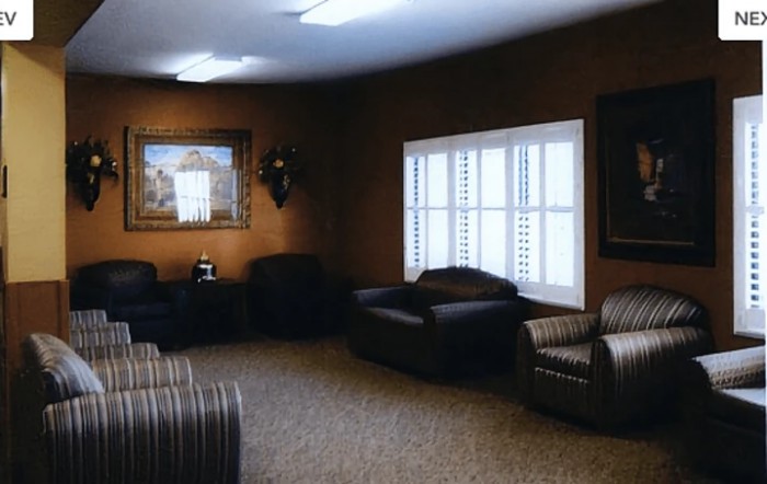 Troy Manor