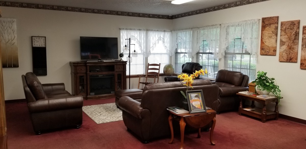 Colonial Lodge Senior Living