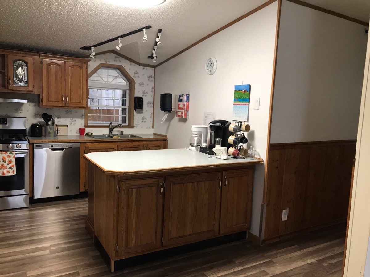 California Manor Photos SENIORS.FYI