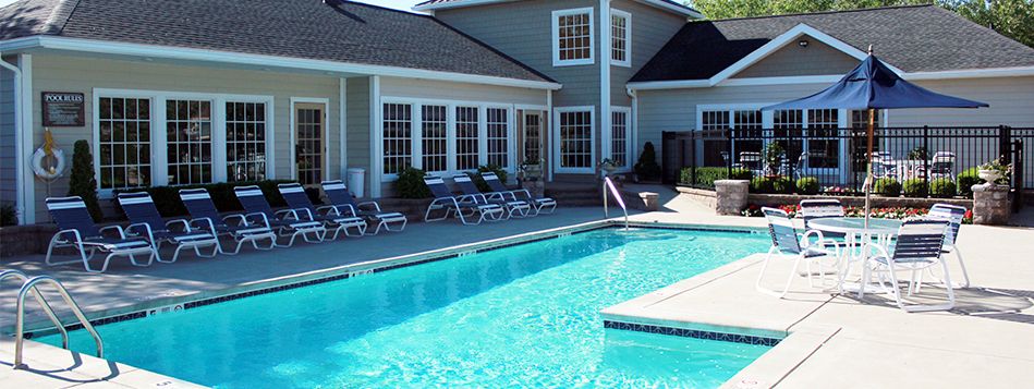Country Club Manor