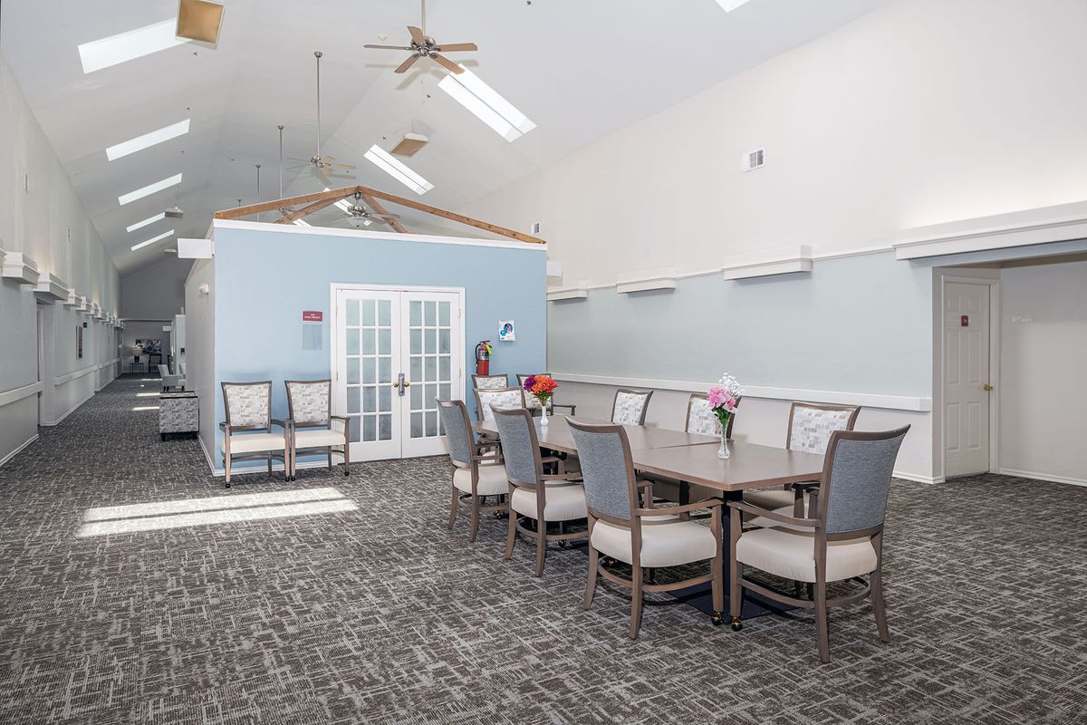 Willowood At Mustang Senior Living