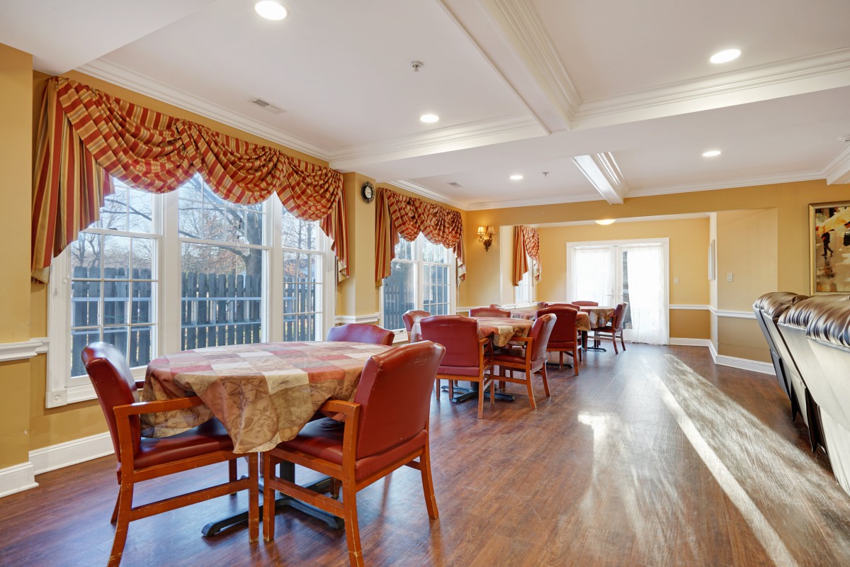 Fox Trail Memory Care Living at Green Brook