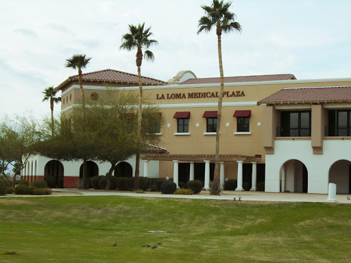 La Lomas Medical Plaza, featuring a blend of modern architecture and tropical landscaping.