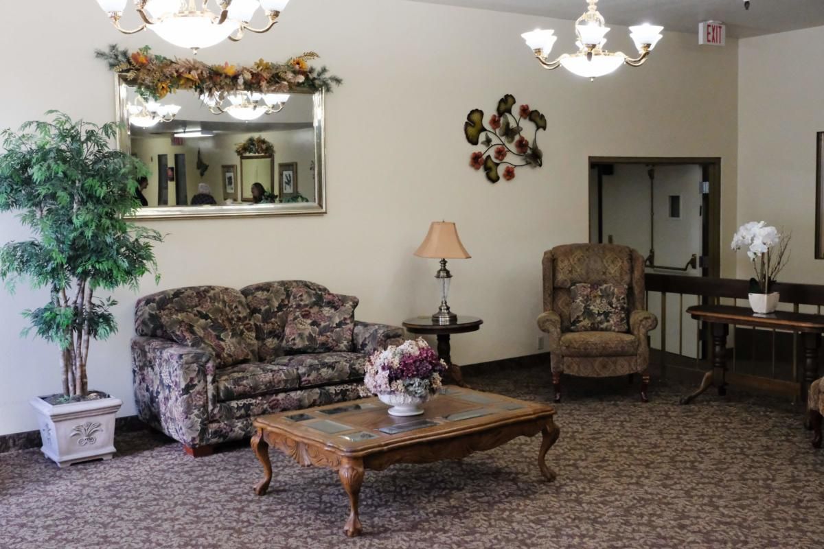 Country Club Manor