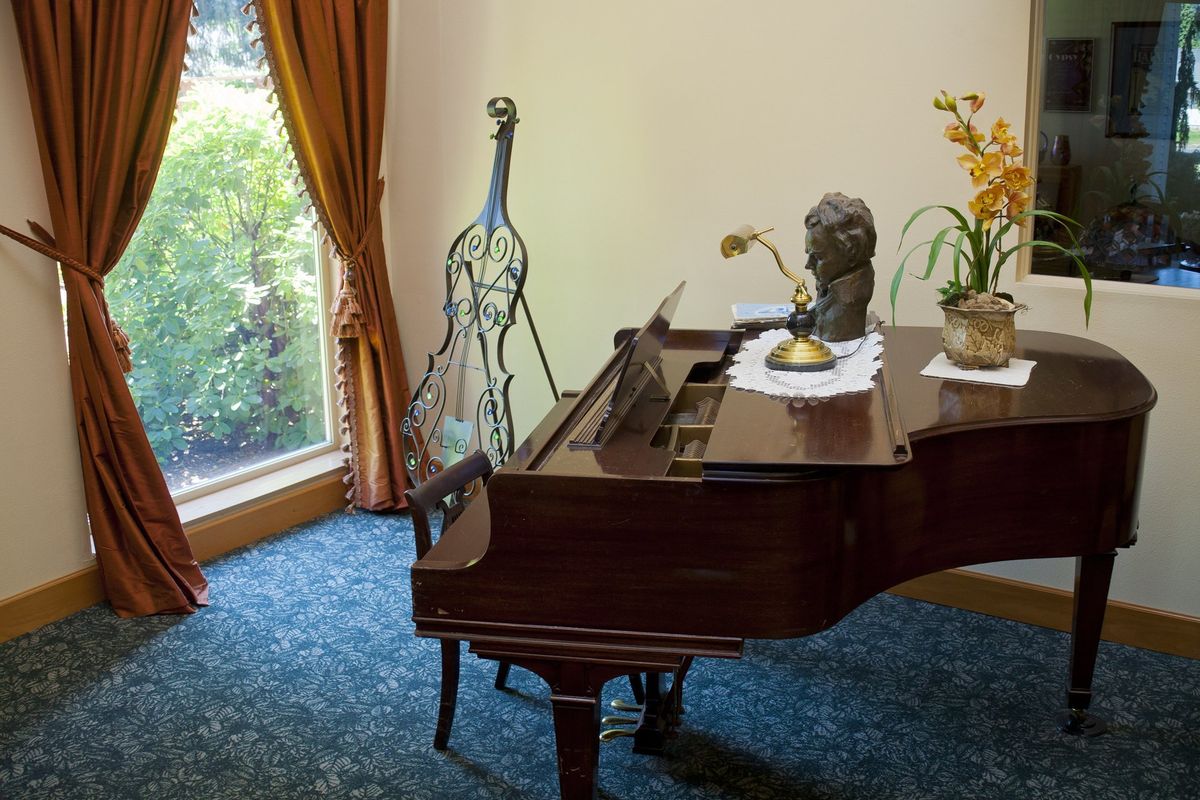 Magnolia Gardens Senior Living and Memory Care