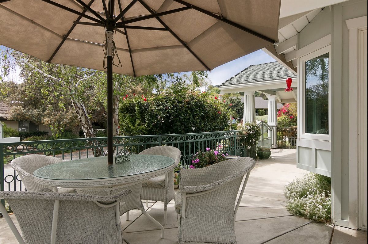 Cottage Inn