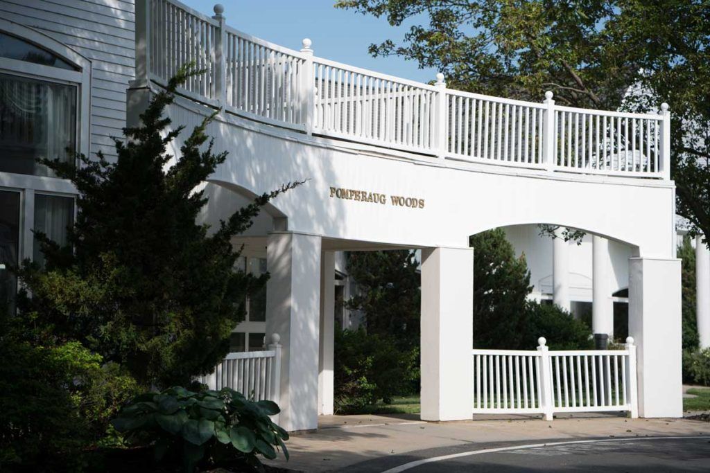 Pomperaug Woods a CCRC
