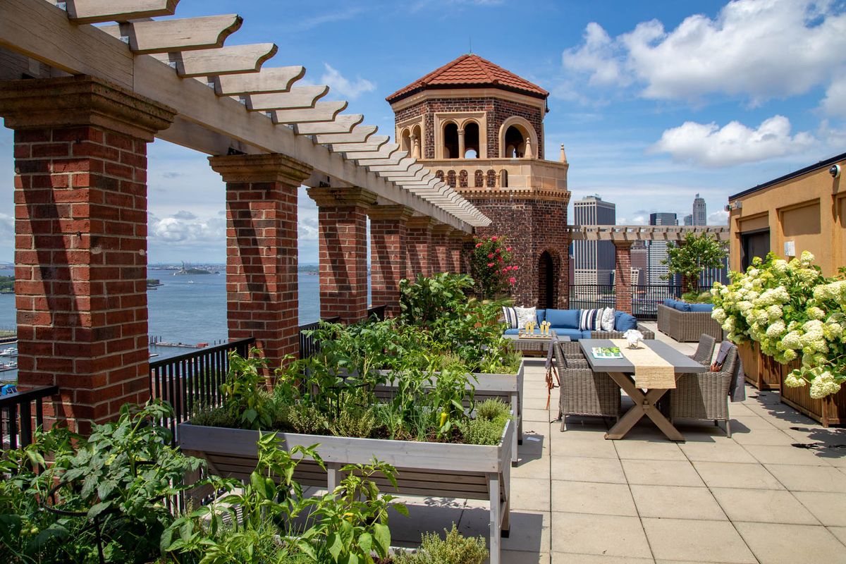 The Watermark at Brooklyn Heights