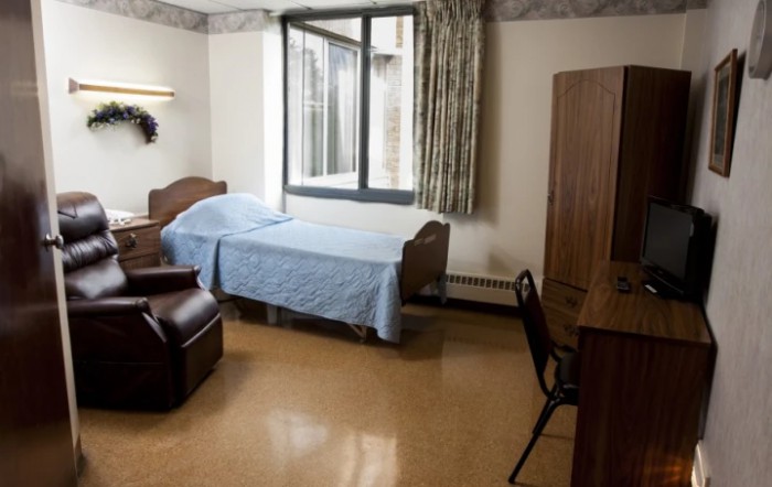 Crest Manor Living And Rehabilitation Center