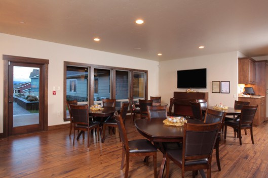 Lodge At Riverside Harbor