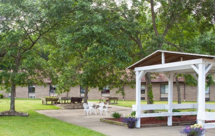 Sistersville Center