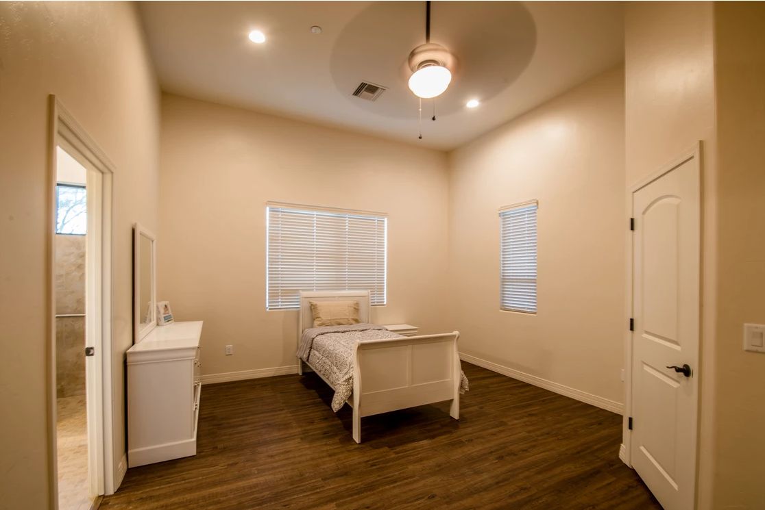 Hacienda De Luna Assisted Living