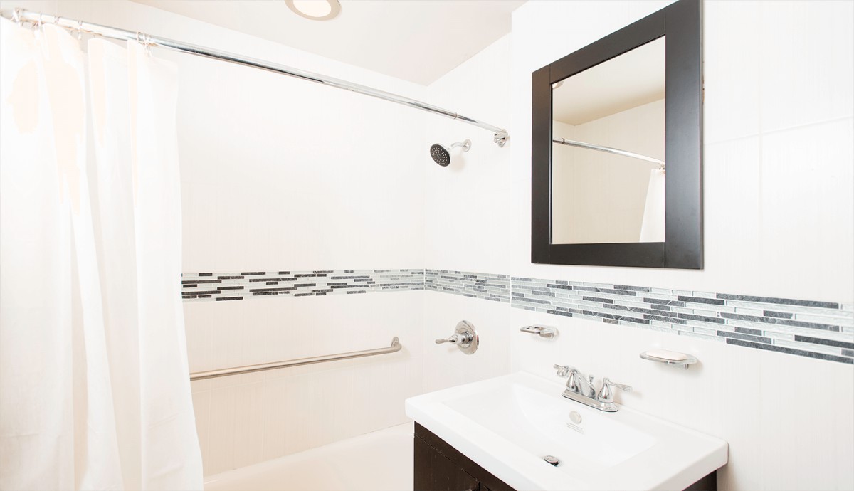 New Brookhaven Town House For Adults