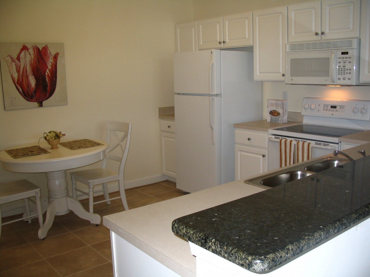 Sunstone Apartments
