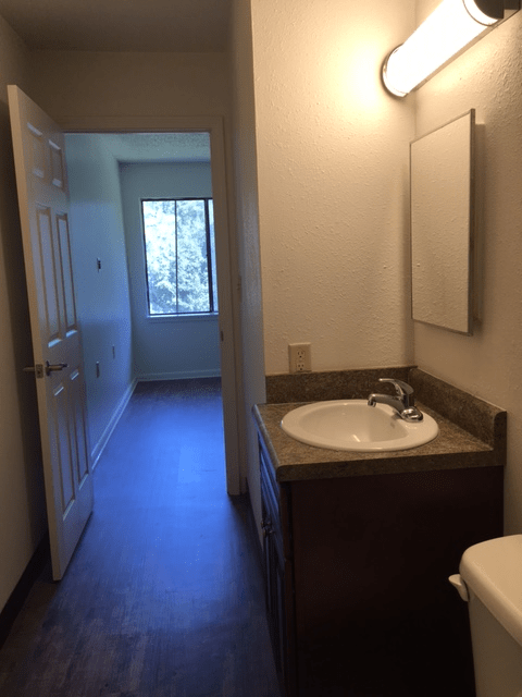 Bond House Apts