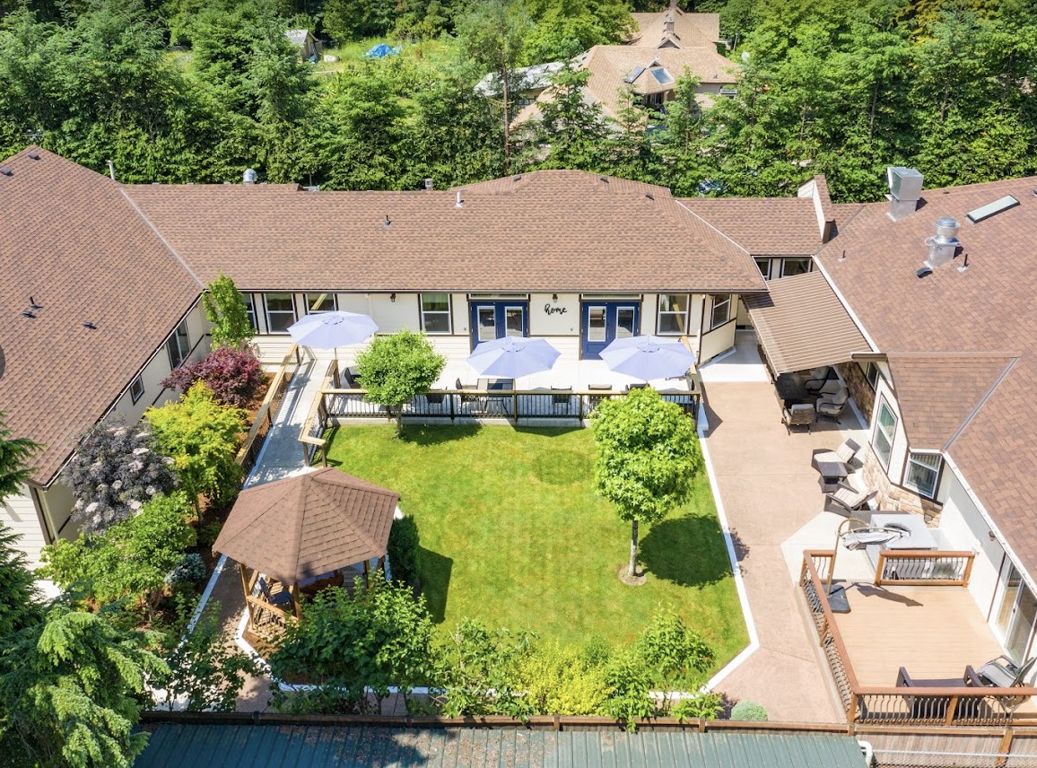 Mapleview Manor