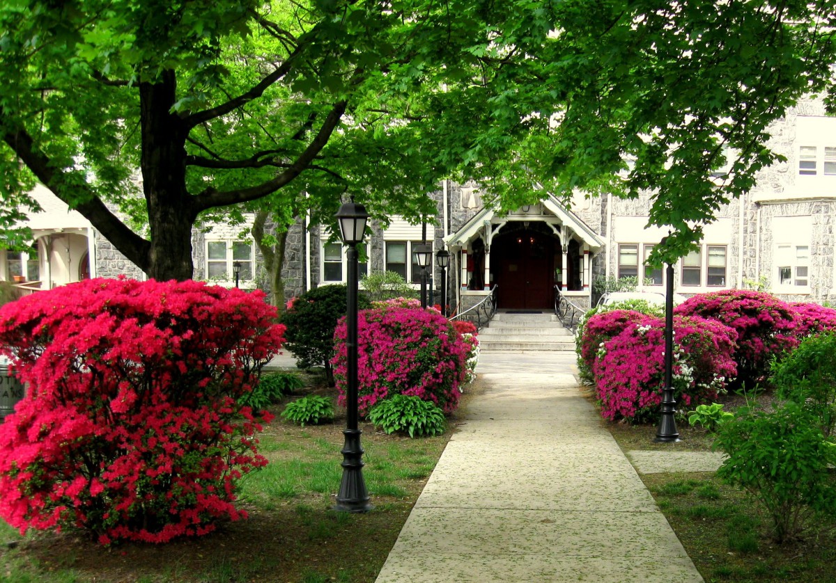 Hayes Manor Retirement Residence