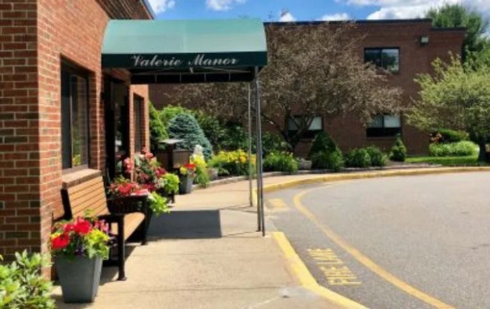 Valerie Manor