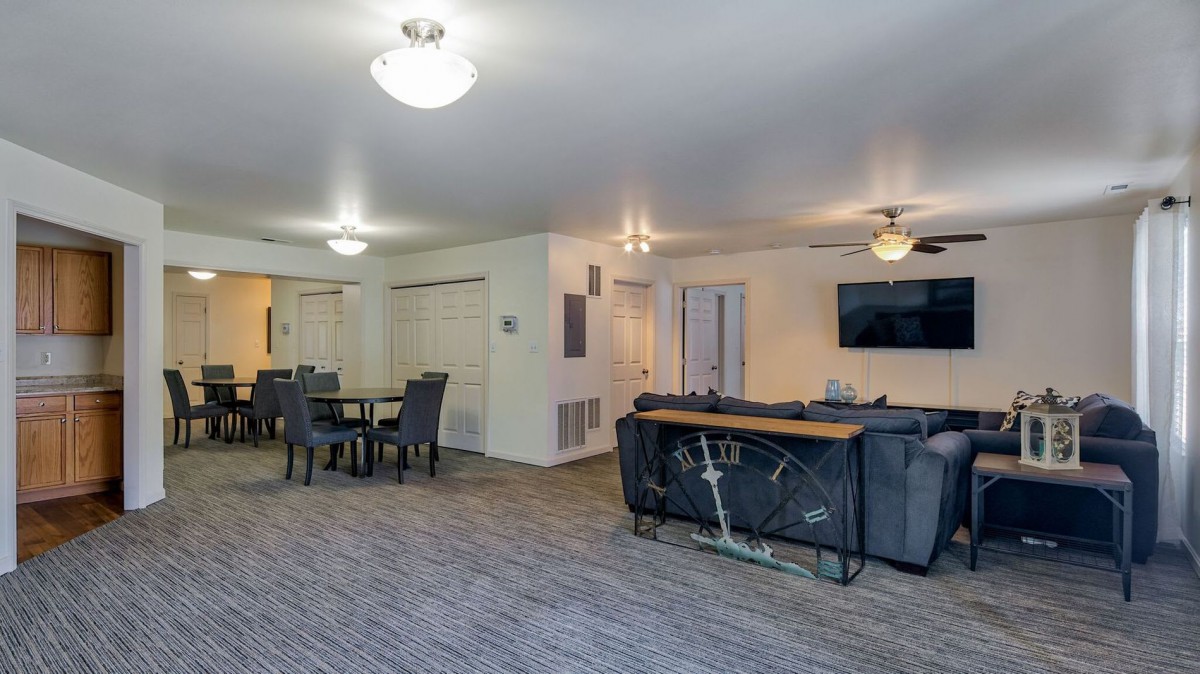 Leisure Living Lakeside