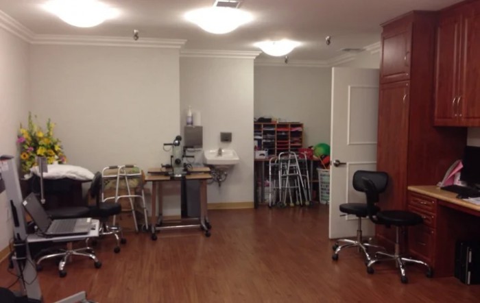 Lake Balboa Care Center