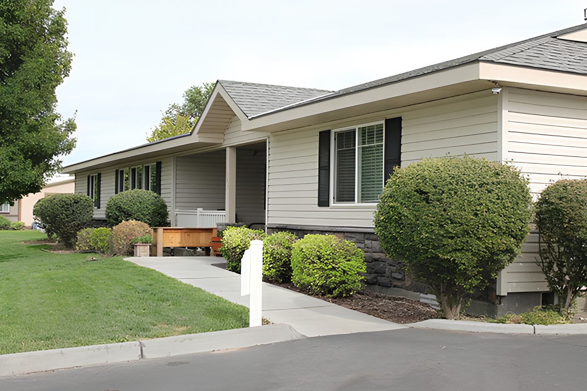 Ashley Manor Sage 2