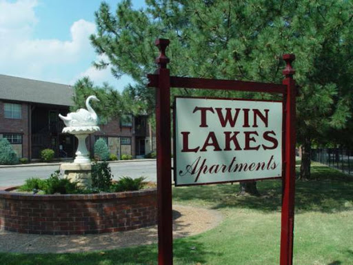 Twin Lakes Apartments