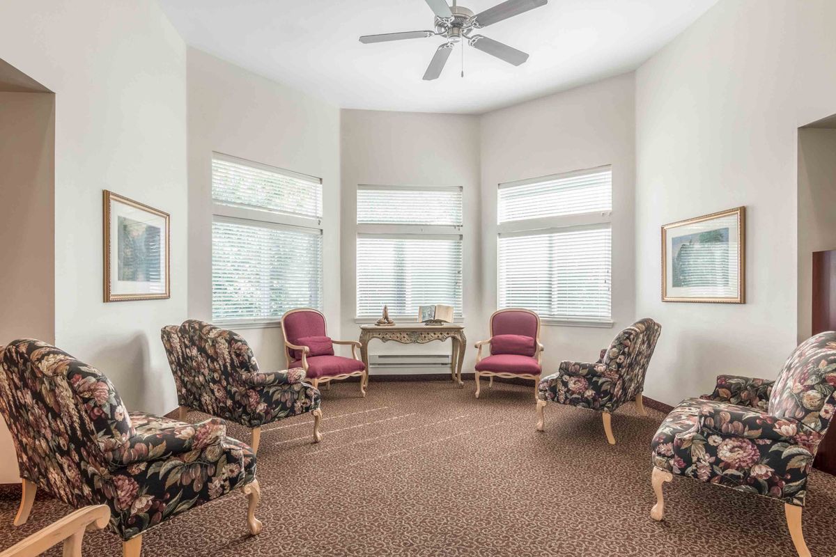 Holiday Rosewood Estates