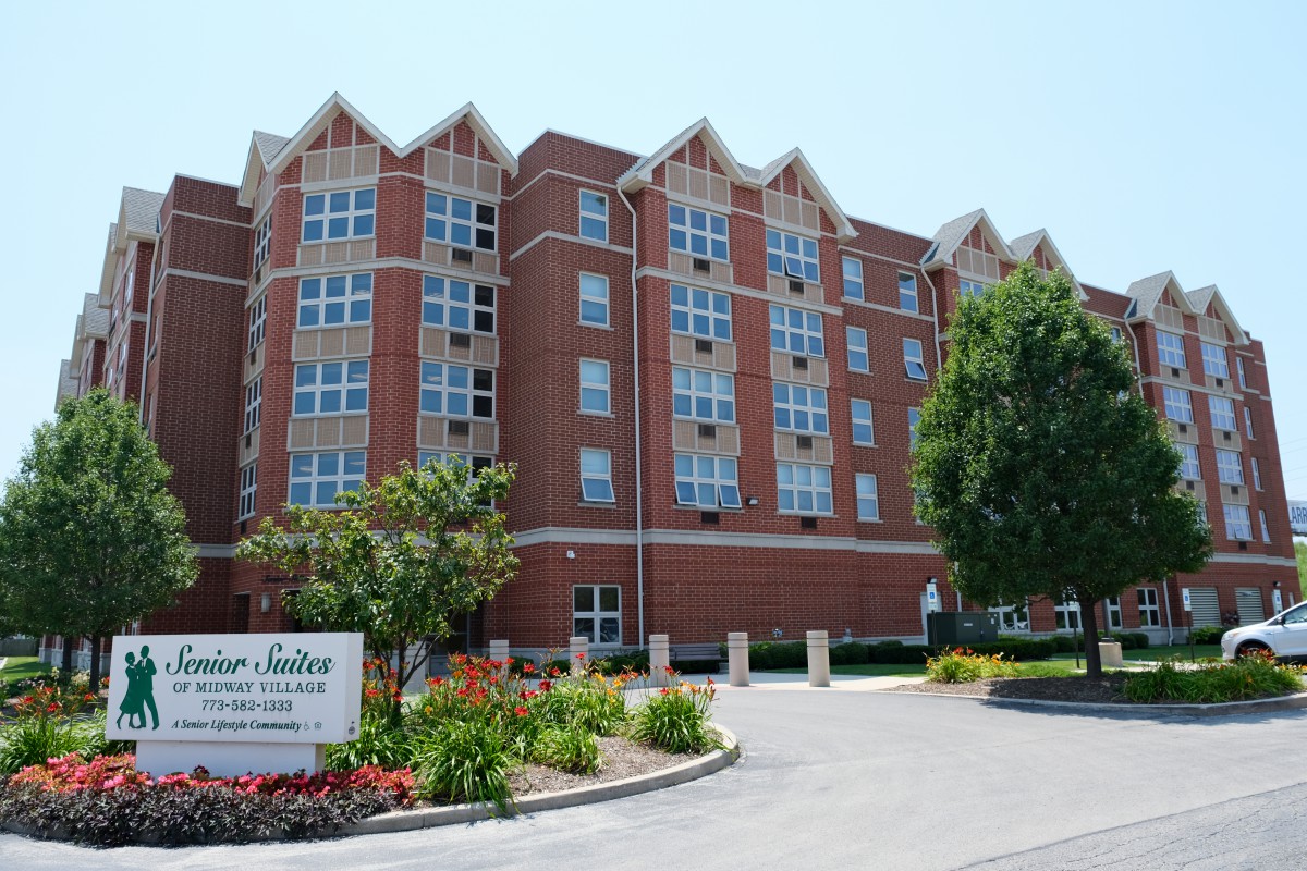 Senior Suites Of Midway Village