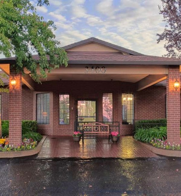 Auburn Oaks Care Center