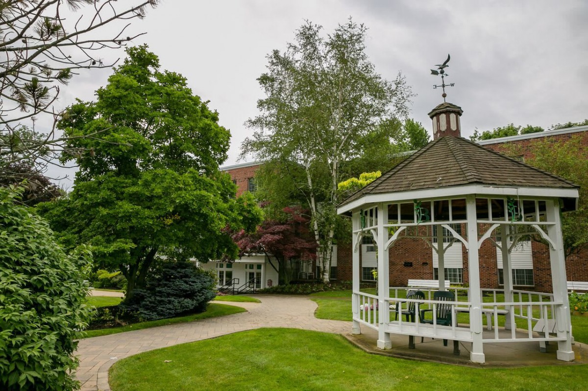 Brentwood Rehabilitation And Healthcare Center