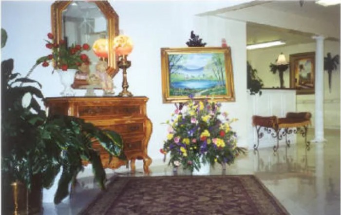 Knollwood Manor